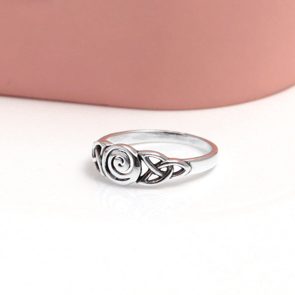 925 Sterling Silver Intricate Spiral Design Celtic knot Finger Ring for Women